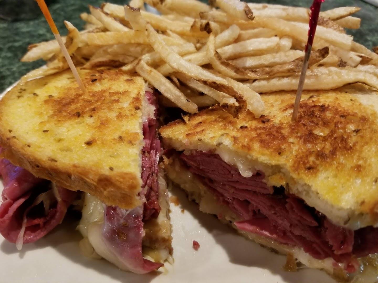 English Pub & Bistro - Ravenna, OH